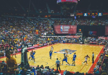 问鼎娱乐下载-豪门鏖战争荣光 巅峰对决显峥嵘